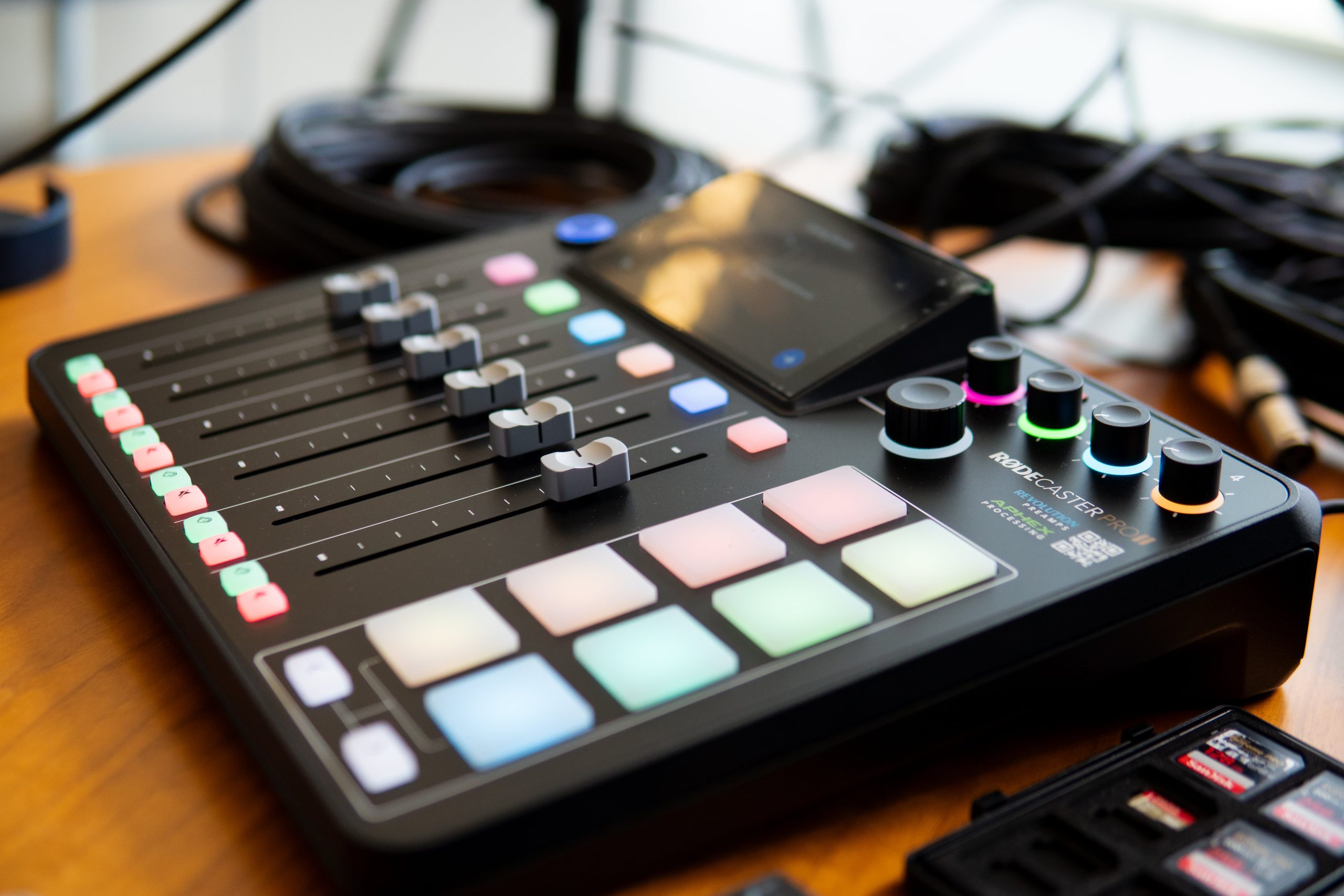 Start your B2B podcast today! The best equipment for any budget