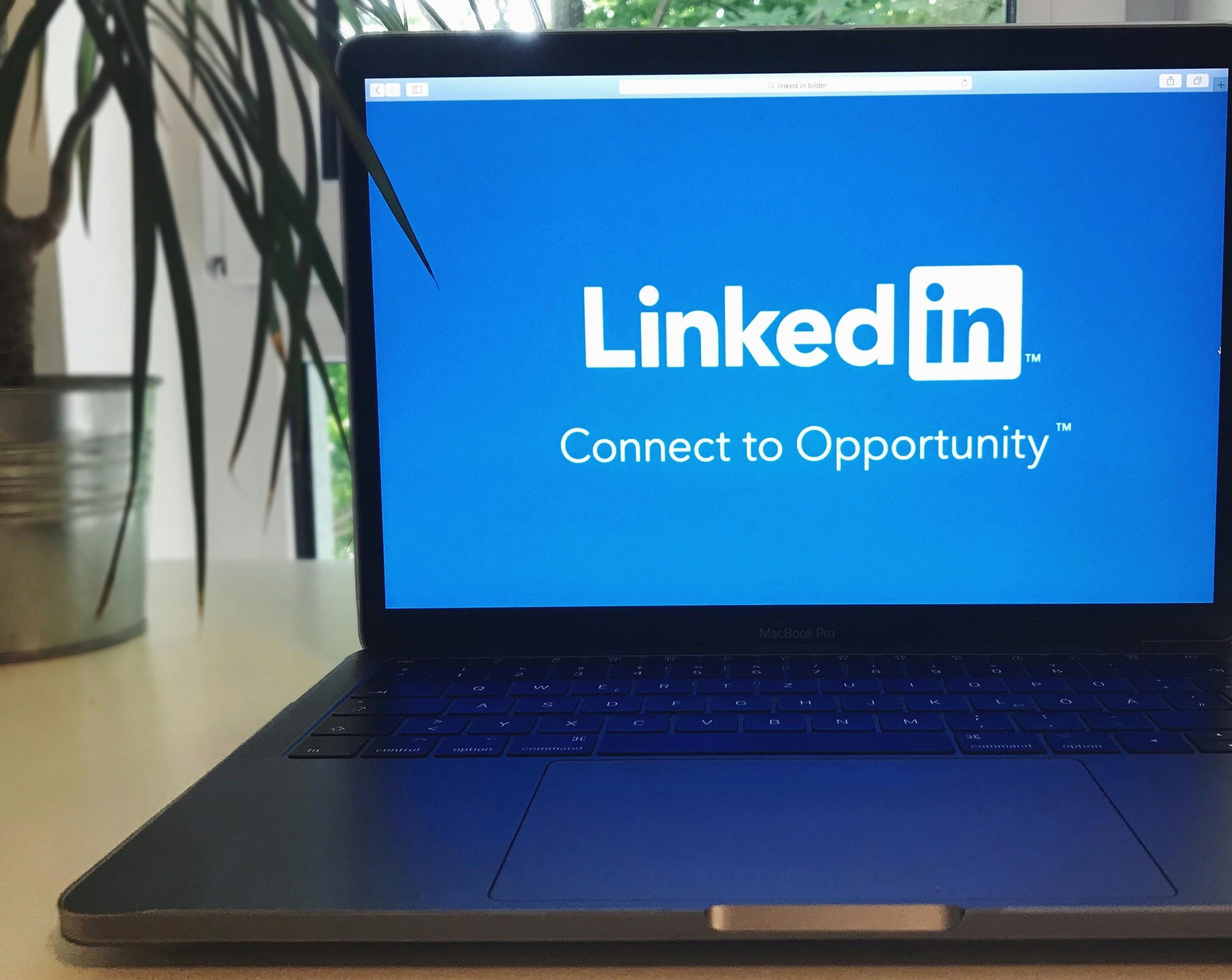 LinkedIn as a growth tool for your B2B podcast